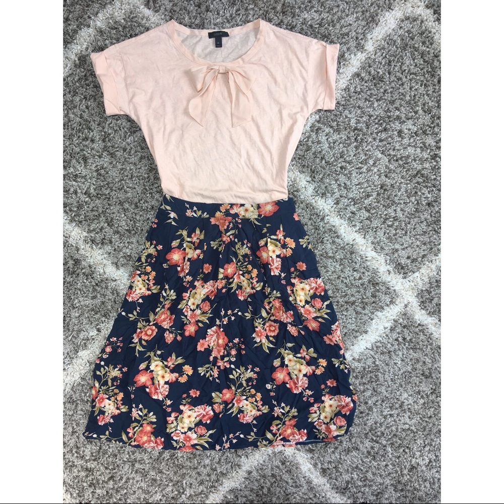 NWT Navy Floral Printed Skirt